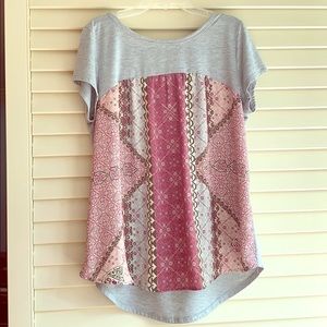 Maurices Short Sleeved Printed Top Back Detail L